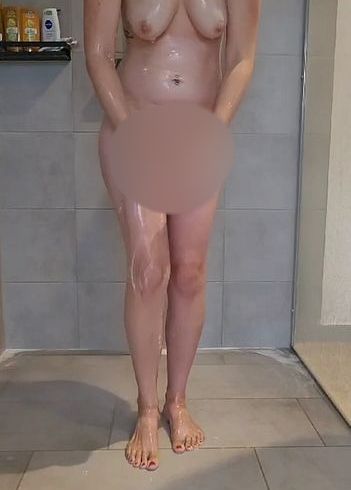 Download: Sweetvanessa69 - Heiße Dusche mit Rasur und viel Shampoo Titten ??