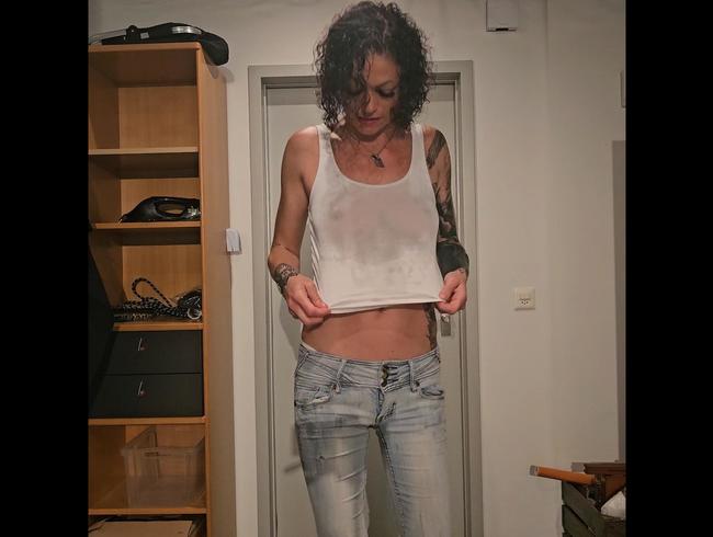 Download: Sydney_Schmid - Was sollte das denn? Das komplette Shirt eingesaut