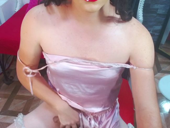 Download: TRINY_TS - Mein Schwanz ist nass, wenn ich an deine dunkle und verschwitzte Haut denke