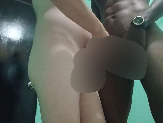 Download: TRINY_TS - Mein Nachbar hat mich hart und stark in meinen geilen Arsch gefickt