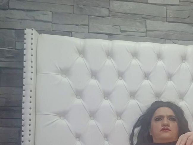 Download: TRINY_TS - Ich würde mein Sperma noch tiefer in die Tiefe treiben.