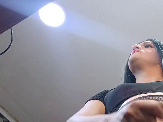 Download: TRINY_TS - Ich war in meinem Leben und masturbierte für mich