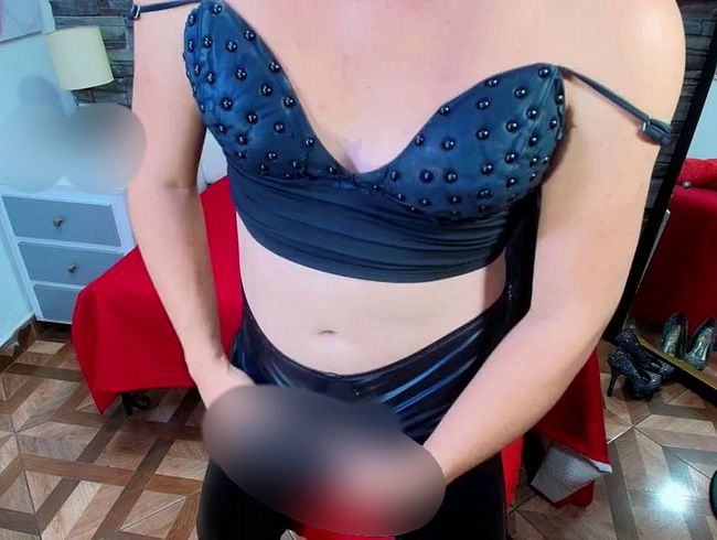 Download: TRINY_TS - Mein Schwanz gleitet in meinen Latex-Spandexanzug.