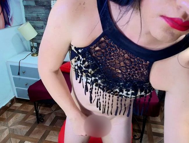 Download: TRINY_TS - Heiß in meinen Höschen und heißem Top für dich