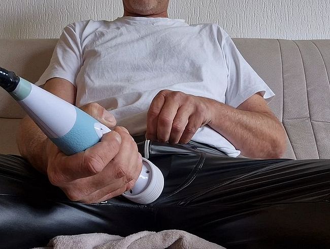 Download: TWERI - Ultimative Entsaftung meines XXL Prügel mit dem Magic- Ficksahne ohne Ende!