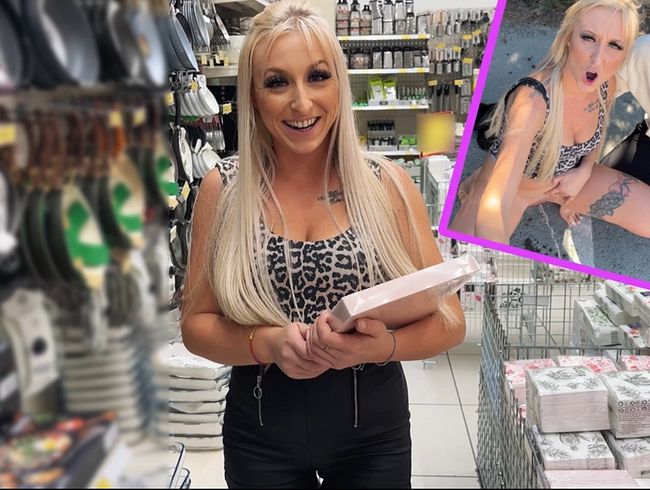 Download: Taiga_LaLoca - SELFPEE EXTREM PUBLIC