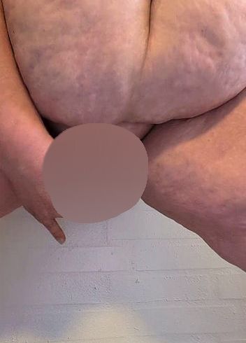 Download: TamaRubens - Heimlich mit dem Alien Dildo...