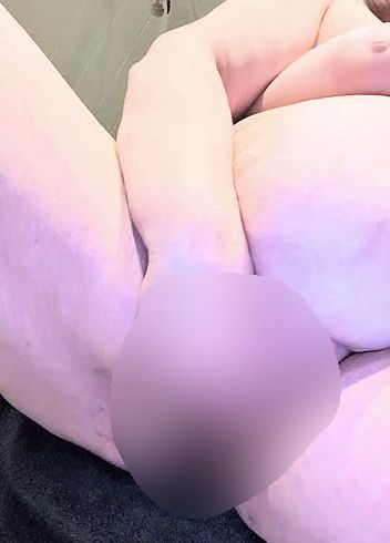 Download: TamaRubens - Fotze weiten mit Speculum....