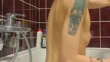 Download: Tamina95 - Geil in der Badewanne