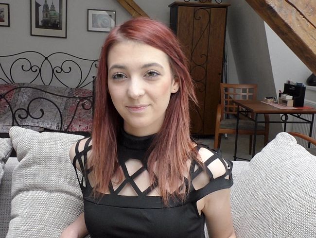 Download: Teendreams - Schüchterne 18 Jährige Novizin beim ersten Casting