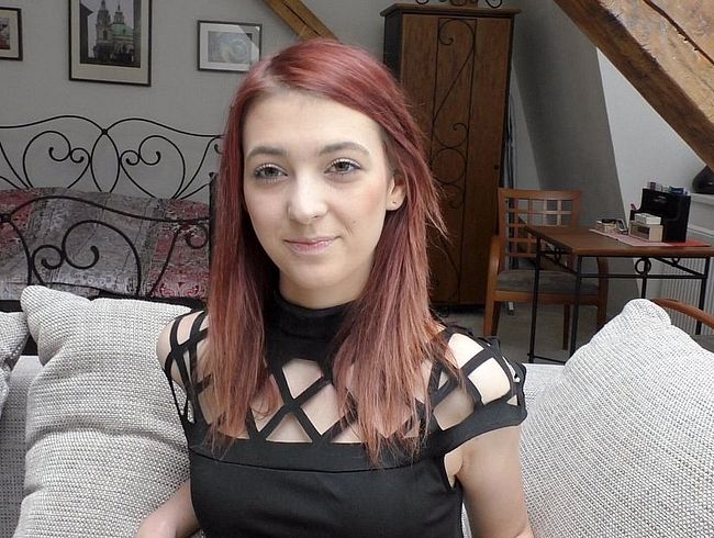 Download: Teendreams - Schüchterne 18 Jährige Novizin beim ersten Casting