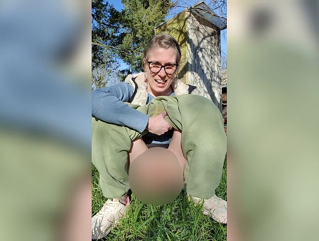 Download: TheaRemmel - So erwecke ich den Frühling • Outdoor Pinkeln in unserem Garten