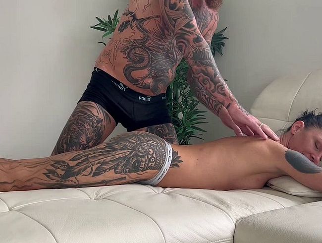 Download: Thirteen-Mel - Gebuchter Masseur fickt mich mit XXL-Schwanz hart zum Happy End