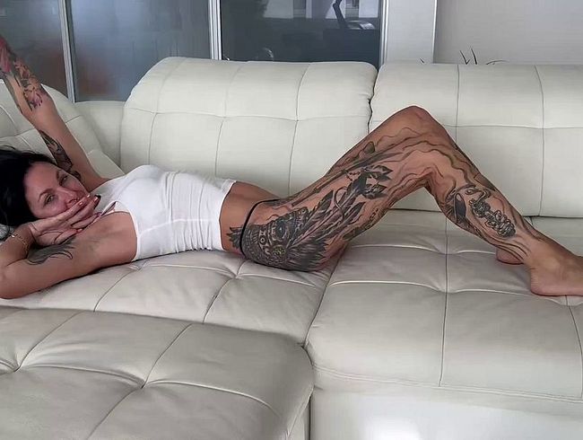 Download: Thirteen-Mel - 100% privat! Er bringt meine Fotze zum Spritzen und fickt mir noch die schmatzende Fotze!!