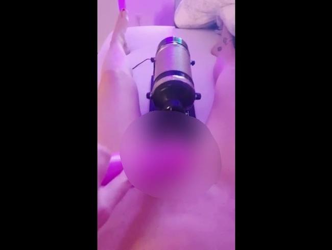 Download: TiffanyWet - ICH LASSE MICH VON EINER FICKMASCHINE UND EINEM MAGICSTICK PENETRIEREN!