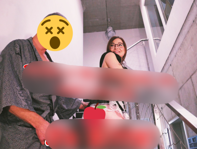 Download: TinyEmily - Sex am Arbeitsplatz?? Ja bitte!! AO OHNE GUMMI