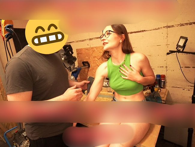 Download: TinyEmily - BESORGS MIR! Zeig mir wo der Hammer hängt AO FICK IN DER PAUSE