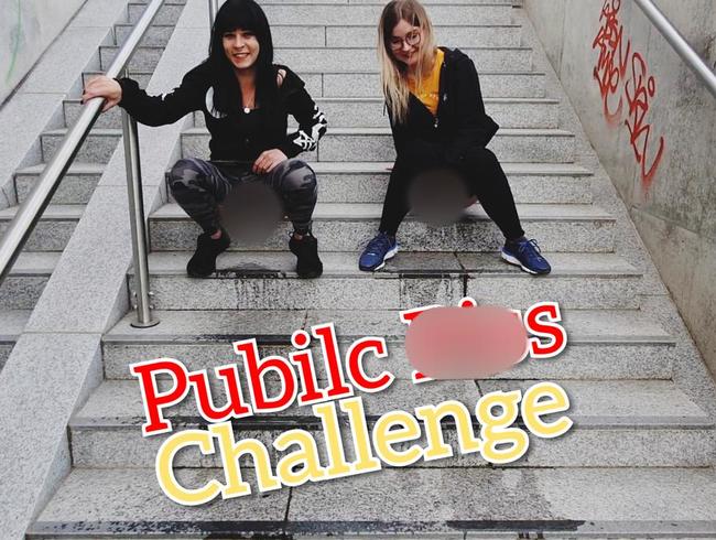 Download: TinyEmily - Public Piss Challenge Wer Pisst mehr ??