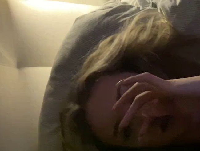 Download: Trans-Kimi - Tiefer Kehlenfick von einem Riesen Schwanz