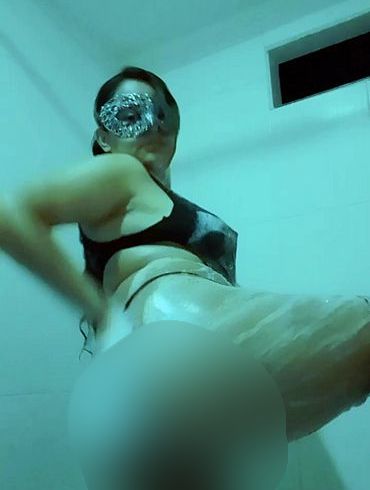 Download: TrinityStark - Wie wäre es mit einem heißen Bad?