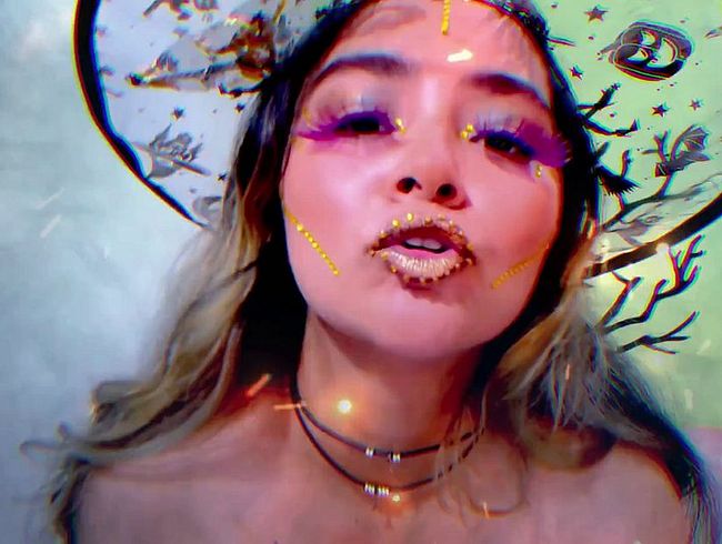 Download: TrinityStark - sinnliche Brujita massiert große Titten und masturbiert