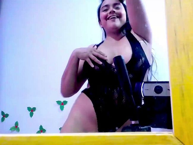 Download: TrinityStark - Ich tanze weiter vor diesem Voyeur und der Kamera.