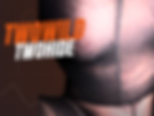 Download: TwoWildToHide - Okay… sie setzt sich drauf. Ich hatte keine Chance. ?