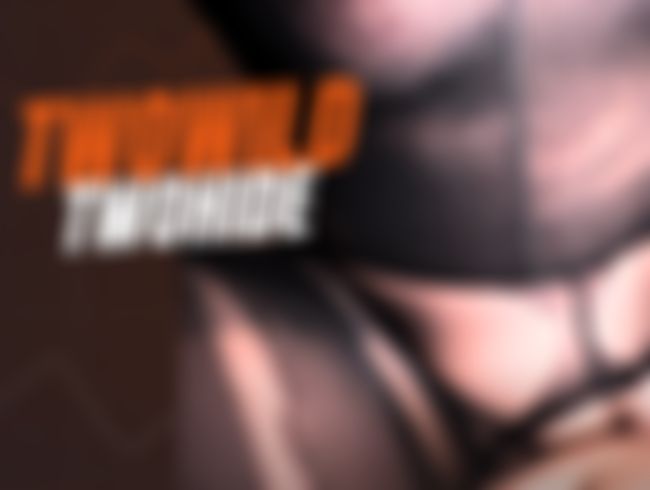 Download: TwoWildToHide - Okay… sie setzt sich drauf. Ich hatte keine Chance. ?