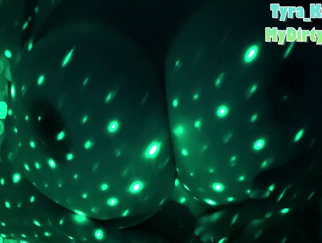 Download: Tyra_Kadney - Mystery t*tts - D*rtyTalk