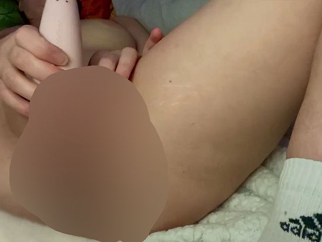 Download: Unschuldslamm_91 - Silent Orgasm! - Übernachtung zuhause bei Muttern