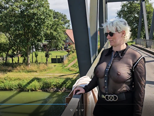 Download: UserBitch - Den Kapitänen auf der Brücke meine Möpse präsentiert