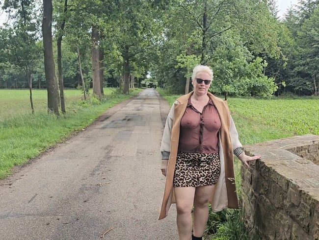 Download: UserBitch - Bei schlechtem Wetter frivol unterwegs