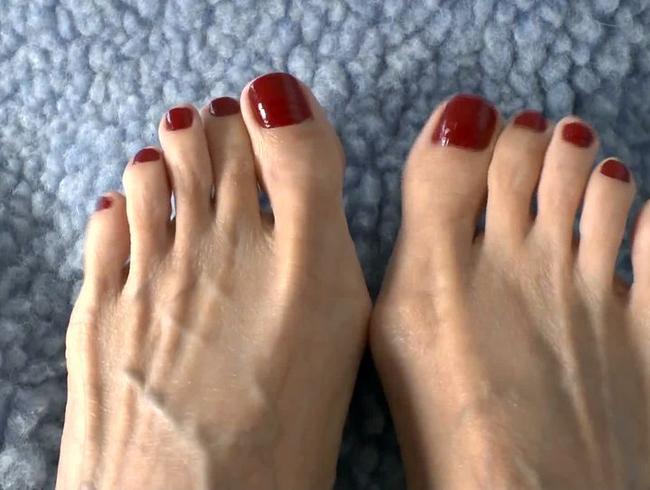 Download: ValenteVictoriaLady - Spritze geil auf meine Zehen ab!