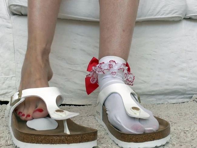 Download: ValenteVictoriaLady - Tropfen Pelotten in Zehentrenner Slippers mit und ohne Söckchen