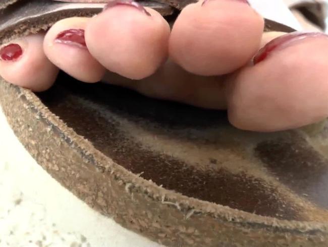 Download: ValenteVictoriaLady - Rieche vorne in meine Käseslippers unter meine Käsezehen