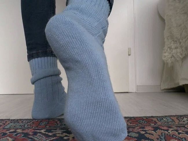 Download: ValenteVictoriaLady - Socken Liebhaber Clip - Socken schnüffeln, masturbieren und auf Socken abspritzen