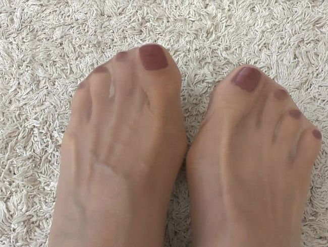 Download: ValenteVictoriaLady - Geil auf Strumpfhosenfüße abspritzen! POV, Joi, Lady Victoria
