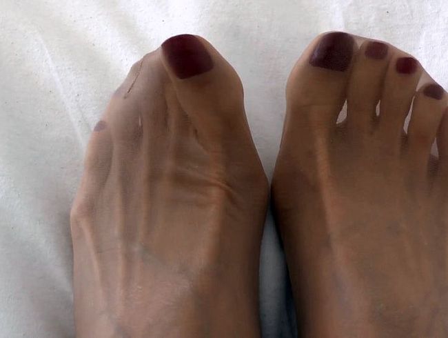 Download: ValenteVictoriaLady - Safte mir meine Füße ein Abspritzsau, POV, JOI, Lady Victoria