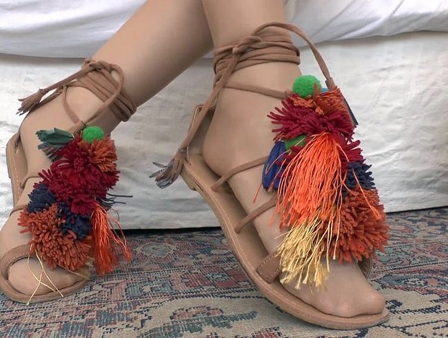 Download: ValenteVictoriaLady - Spritze ab auf meine Strumpfhosen Sandaletten Zehen, POV, JOI