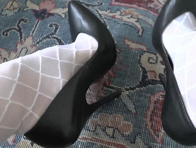 Download: ValenteVictoriaLady - Wichsaufgabe des Tages: Spritze ab auf meine Heels Füße Teil 7