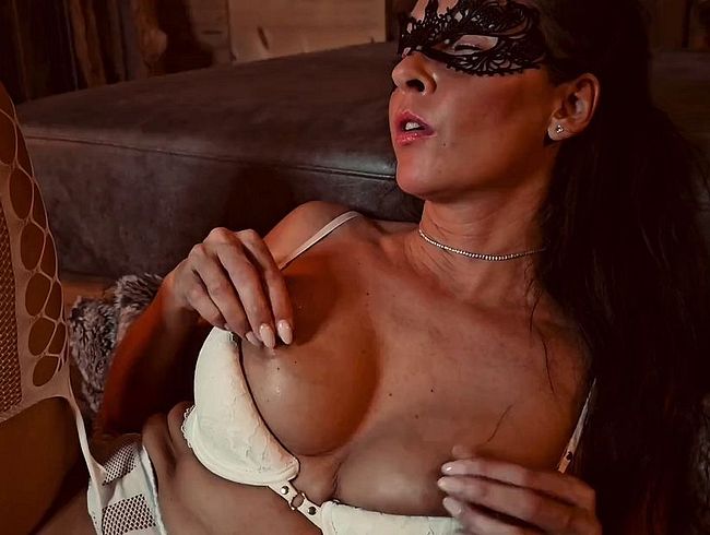 Download: Valerie_Vex - OMG! Mein Verwöhnprogramm – Nackte Lust & feuchte Fotze im Kaminlicht!