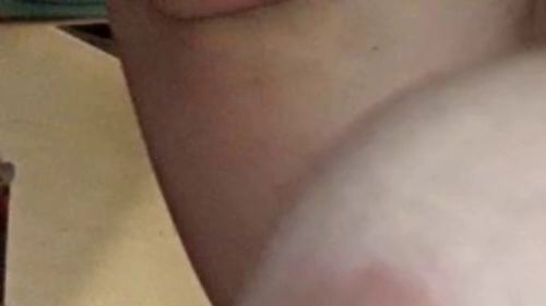 Download: Vanessa-Jones - Riesen Titten baumeln über Dich die geilen Fetten Teile 4K