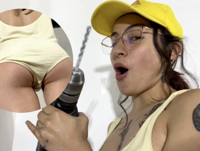 Download: VelvetLiquid - Schmutziger Bohrer in winzigem Gehäuse – Einbau meines neuen Fernsehers