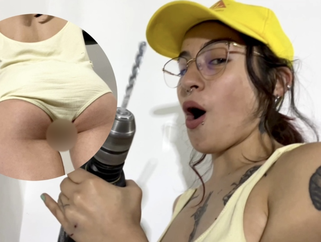 Download: VelvetLiquid - Schmutziger Bohrer in winzigem Gehäuse – Einbau meines neuen Fernsehers