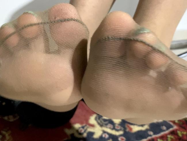 Download: VelvetLiquid - Viele Nylon-Medien nach einem langen Bürotag