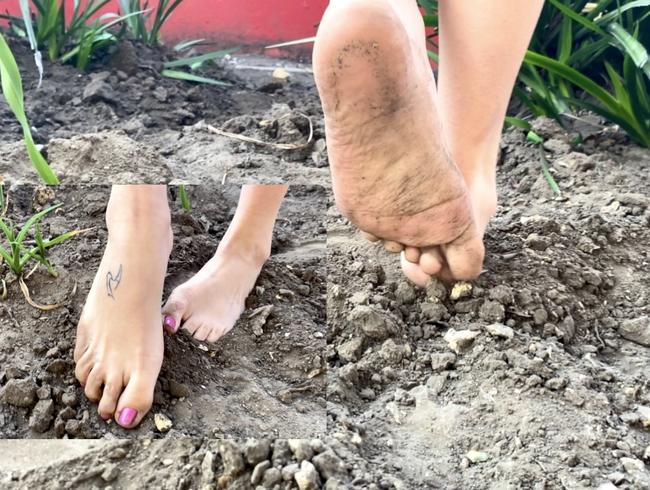 Download: VelvetLiquid - Ich zeige dir meine NACKTEN und SCHMUTZIGEN FÜSSE