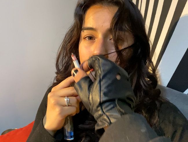 Download: VelvetLiquid - ERWÄRME MICH auf mit SCHLAGEN ins GESICHT während ich rauche (meine Fantasie wird wahr)