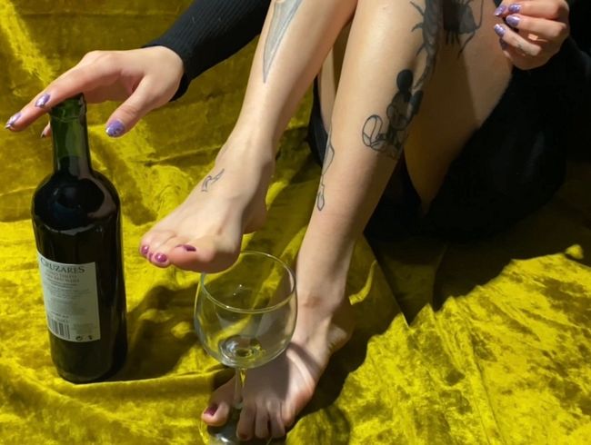 Download: VelvetLiquid - FUSSWEIN!!!