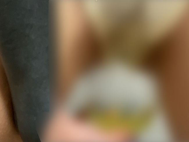 Download: VelvetLiquid - PEE zum ERSTEN MAL in CRYSTAL CUP