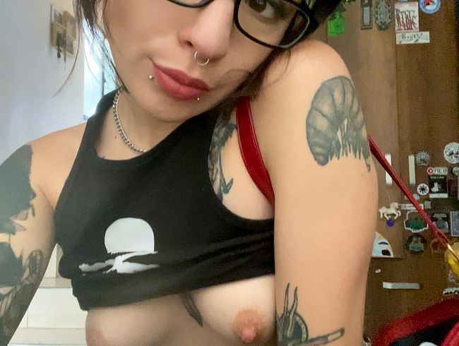 Download: VelvetLiquid - Gefällt dir mein Outfit, bevor ich ausgehe? Gibst du mir deine Zustimmung zum Ausgehen?